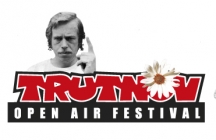 Český Woodstock – Open Air Festival Trutnov se přejmenovává na Trutnoff, uskuteční se 14. až 17. srpna a hlavní kapelu pořadatelé oznámí na koncertě Johna Mayalla v Arše
